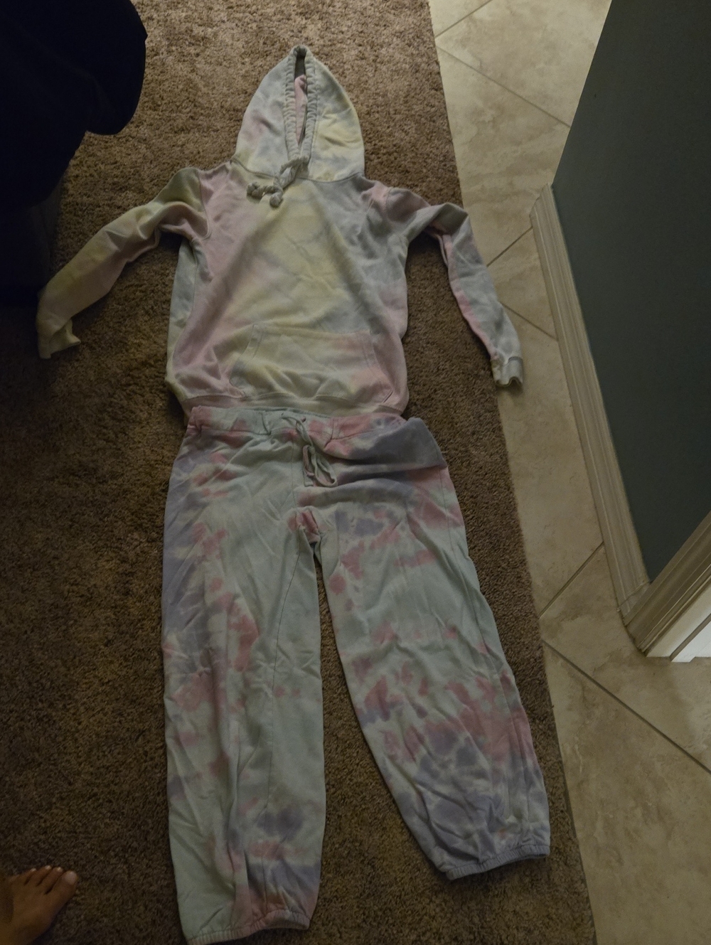Tie-Dye Hoodie and Jogger Set – Pastel Colors Size M